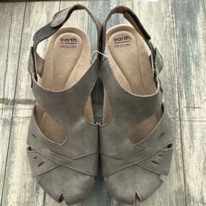 Earth Shoes Birdine Sandals 7.5 W Sage Green Comfort Casual Slip-On Round Toe